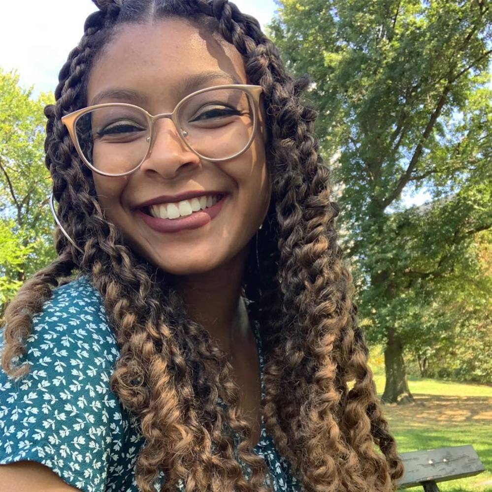 Meet your Posher, Ebony